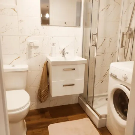 Przytulny W Centrum Warszawy ワルシャワ